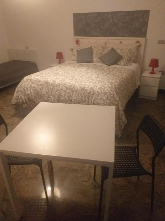 Executive Center Rooms Bari Exterior foto